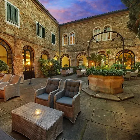 Apartahotel Adria - & Adria 4*